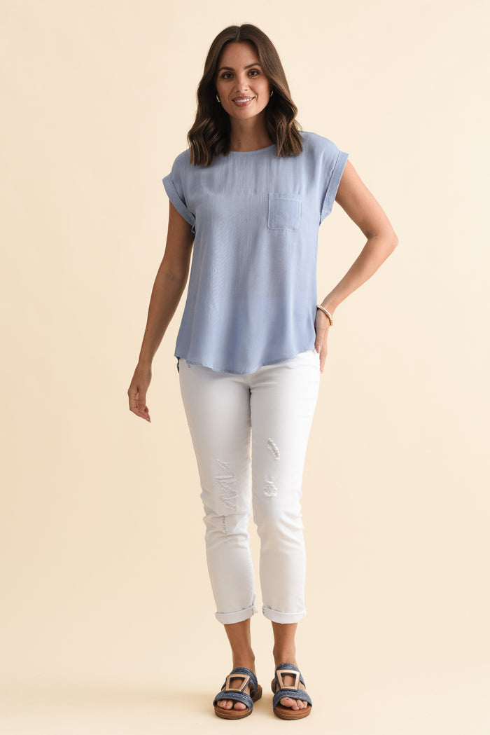 Aiden Blue Linen Blend Pocket Top,Brunette model,alt text|model:MJ