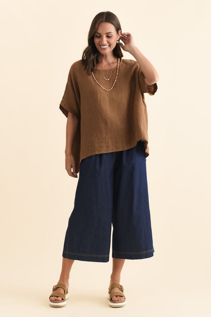 Chaya Mocha Linen Top,Brunette model,alt text|model:MJ