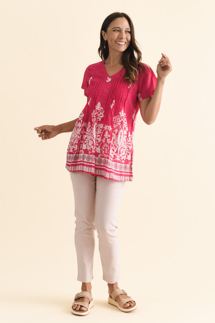 Fia Fuchsia Abstract Crinkle Cotton Top,Brunette model,alt text|model:Cara