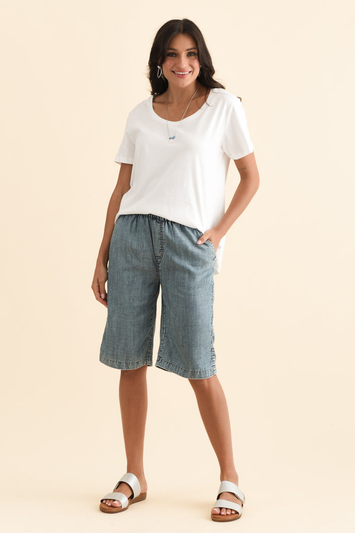 Lorna Blue Lyocell Pocket Shorts,Brunette model,alt text|model:Brontie