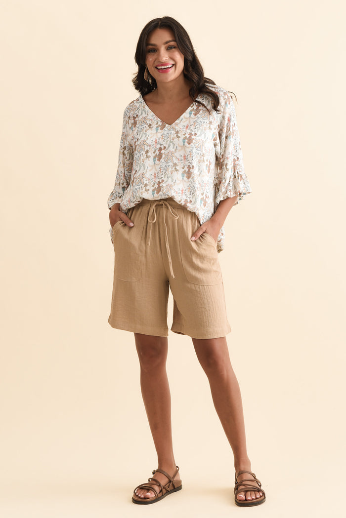 Santi Natural Drawstring Shorts,Brunette model,alt text|model:Brontie