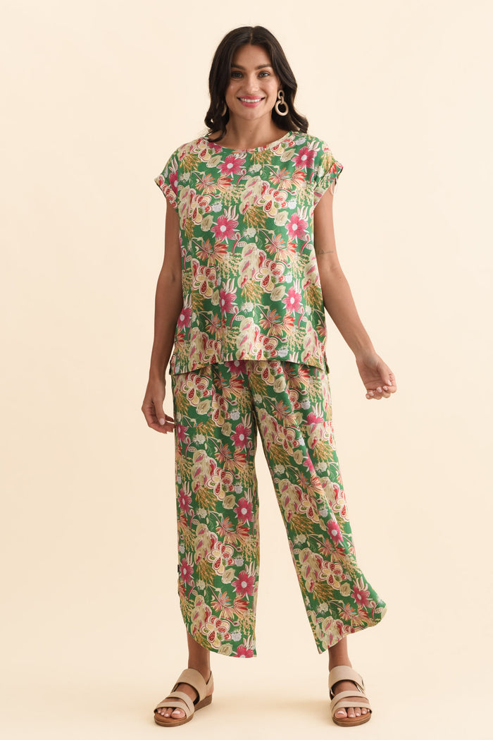Scotty Green Garden Linen Cotton Pants,Brunette model,alt text|model:Brontie