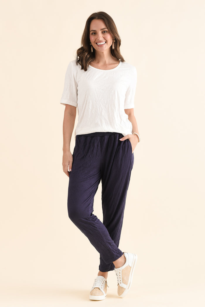 Travel No-Iron Navy Cropped Pants,Full Body,Brunette model,alt text|model:MJ