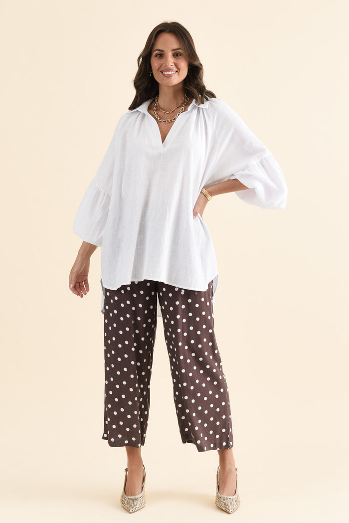 Tribeca White Cotton Collared Tunic,brunette model,Full Outfit,alt text|model:MJ