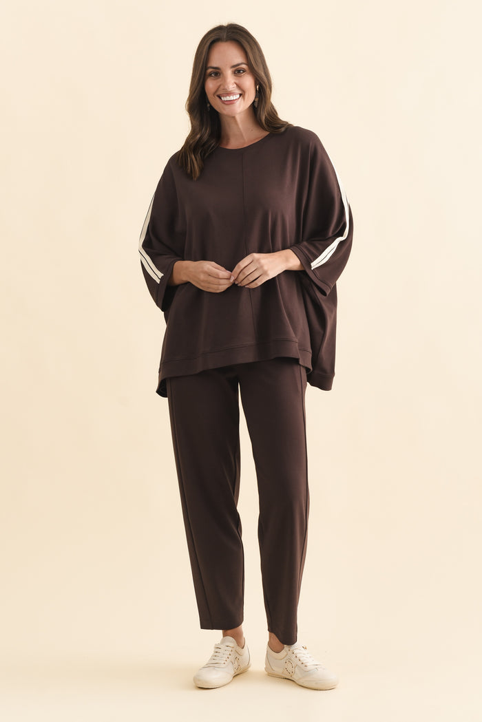 Valeria Chocolate Cotton Oversized Tee,Brunette model,alt text|model:MJ