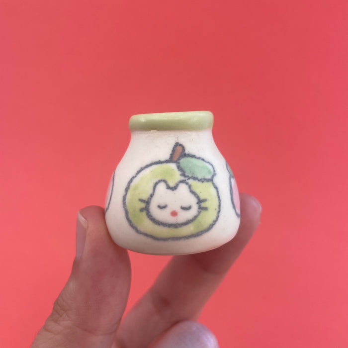 Makenna Kwik: Tiny Ceramic Vases