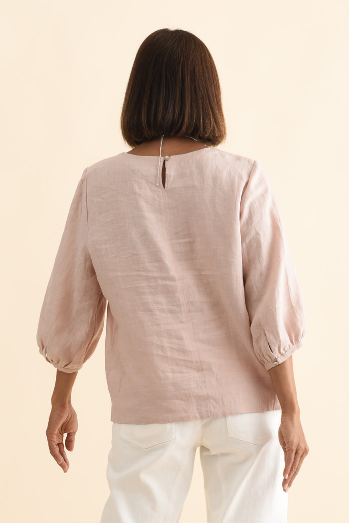 Addie Blush Linen Sleeved Top,Brunette model,alt text|model:Cara