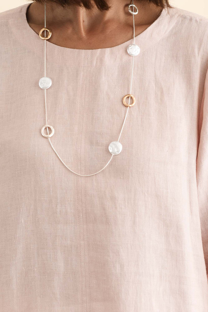 Addie Blush Linen Sleeved Top,Brunette model,alt text|model:Cara