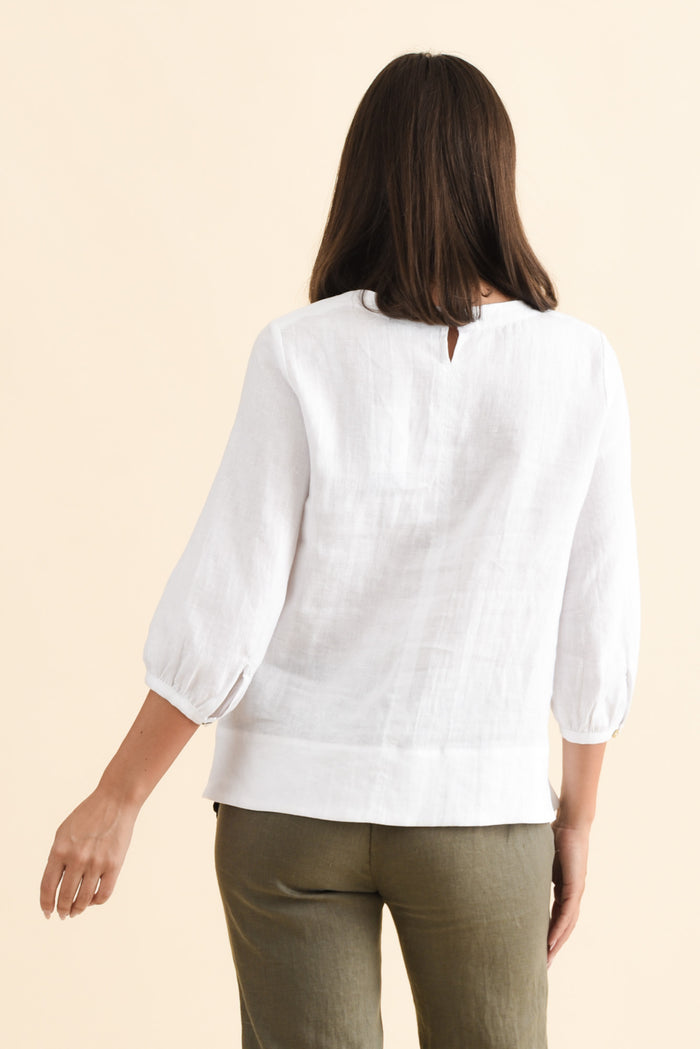 Addie White Linen Sleeved Top,Brunette model,alt text|model:MJ