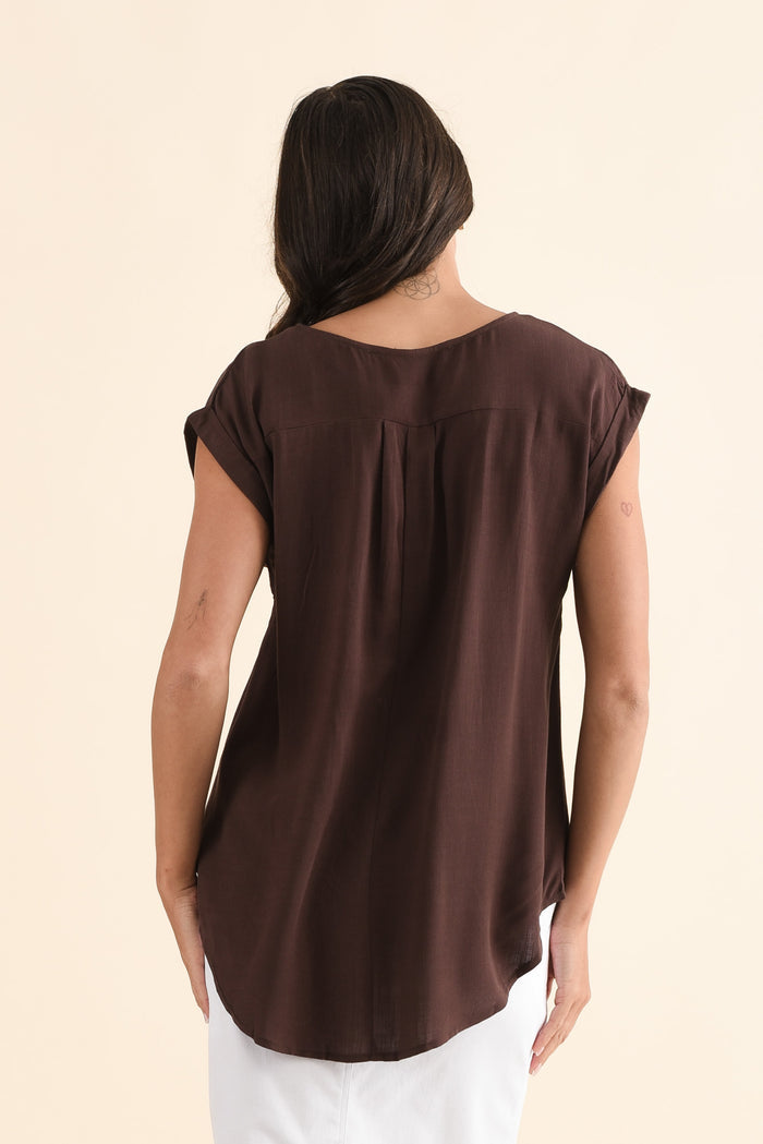 Aiden Chocolate Linen Blend Pocket Top,Back,Brunette model,alt text|model:Brontie