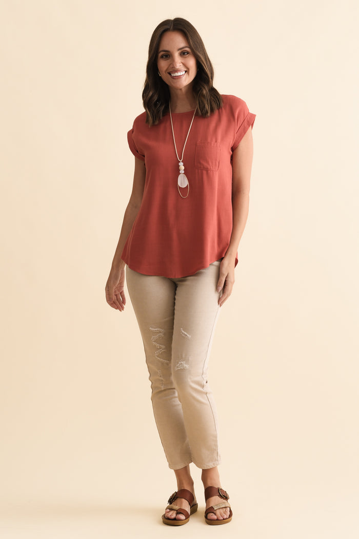 Aiden Rust Linen Blend Pocket Top,Brunette model,alt text|model:MJ