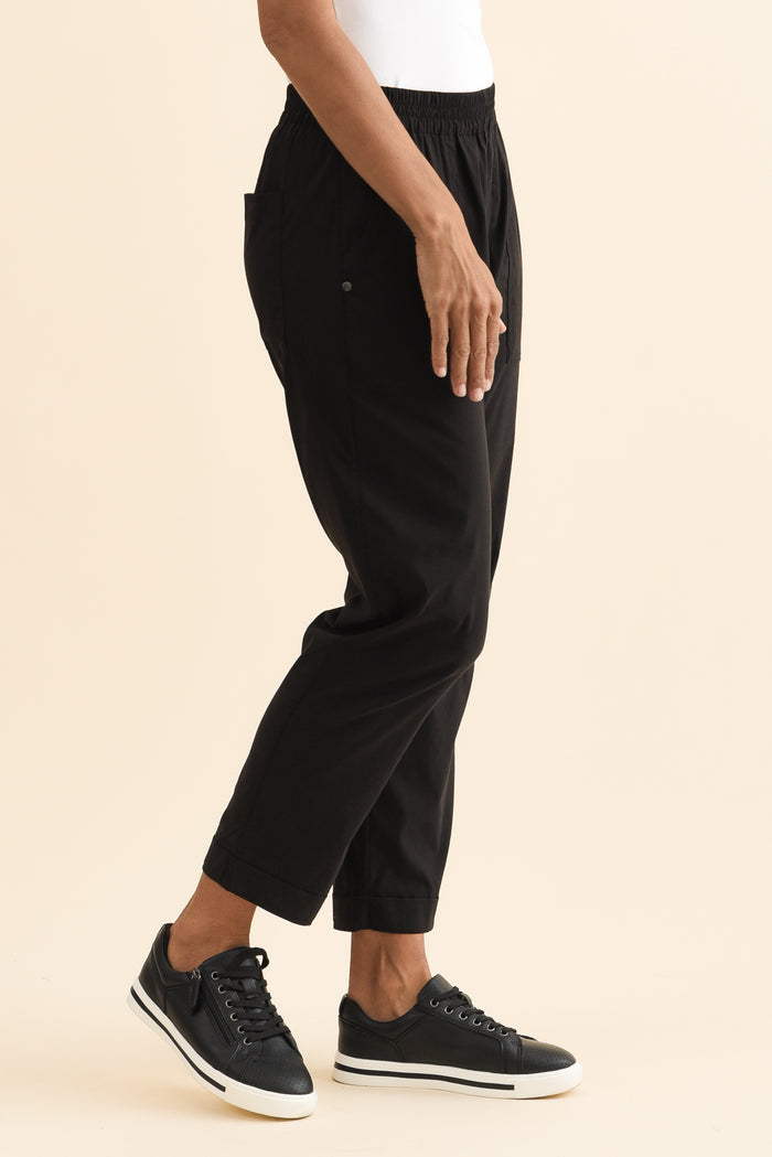 Air-Lite Black Stretch Cropped Pants,Brunette model,alt text|model:Cara