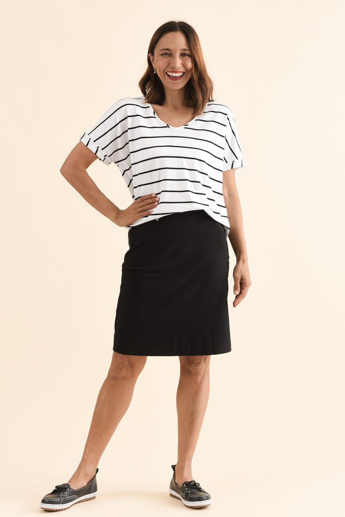 Air-Lite Black Stretch Pocket Skirt,Full Body,Brunette model,alt text|model:Cara
