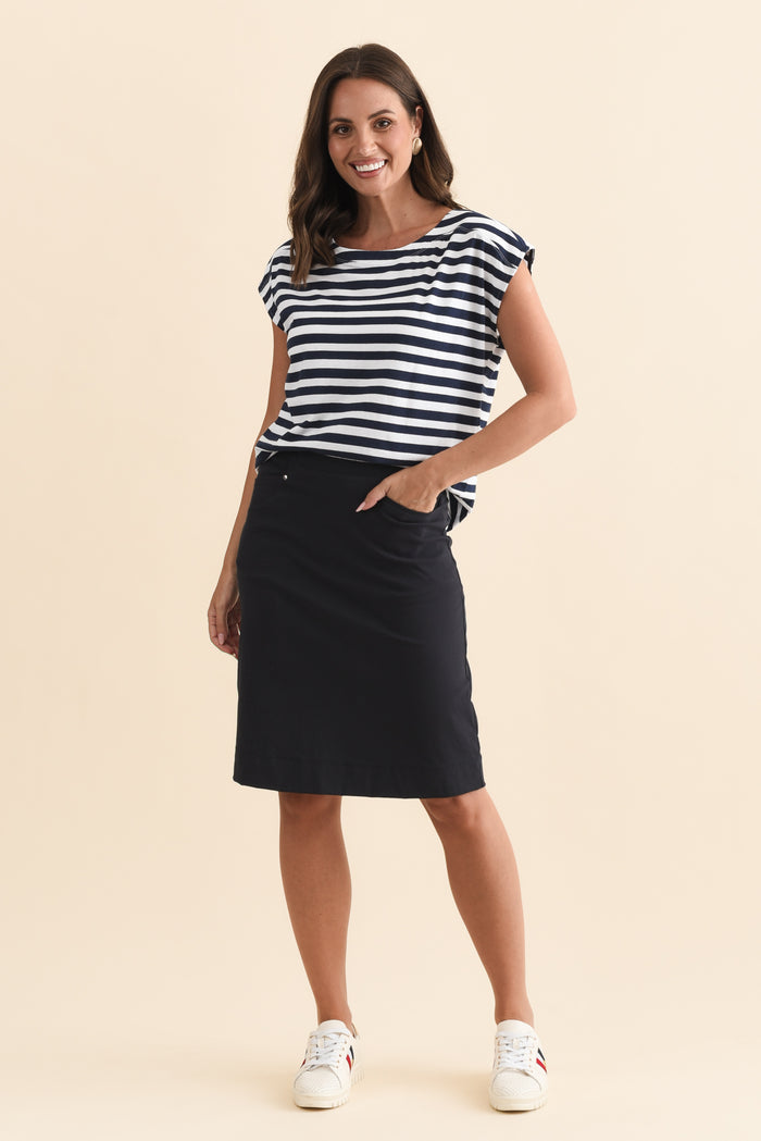 Air-Lite Navy Stretch Pocket Skirt,Brunette model,alt text|model:MJ