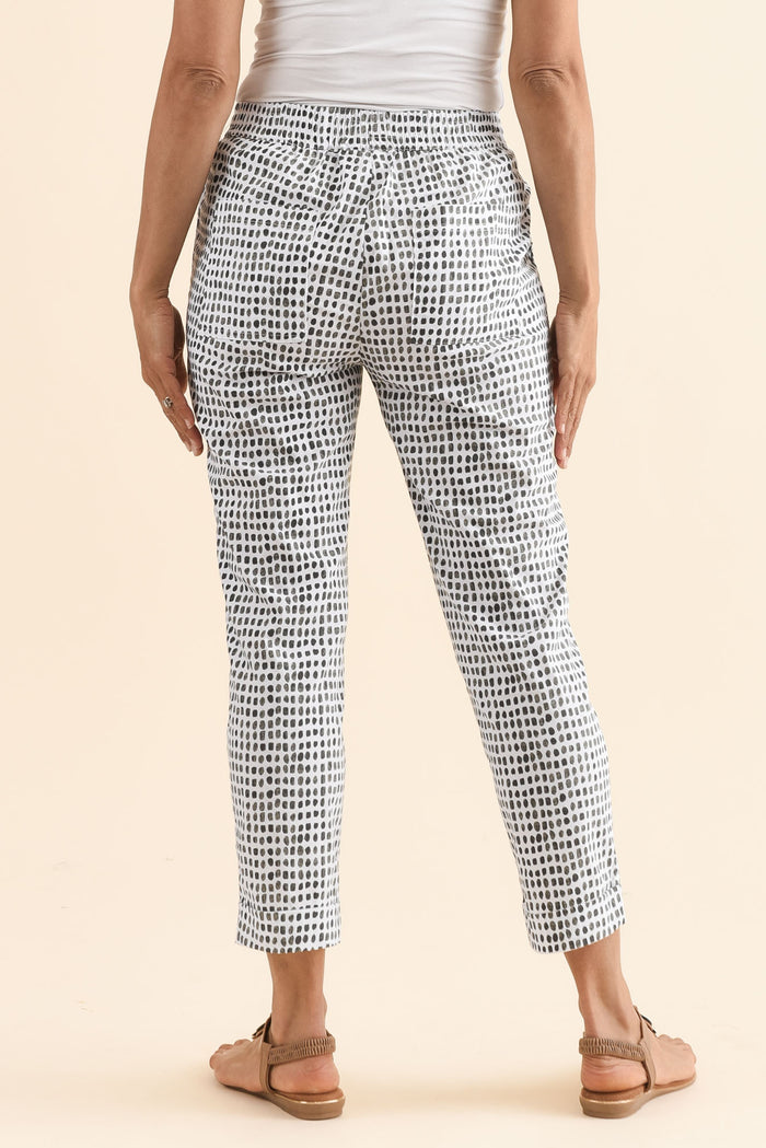 Air-Lite Olive Spot Stretch Cropped Pants,Back,Brunette model,alt text|model:Cara