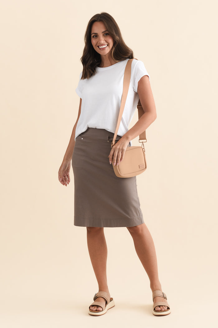 Air-Lite Taupe Stretch Pocket Skirt,Brunette model,alt text|model:MJ