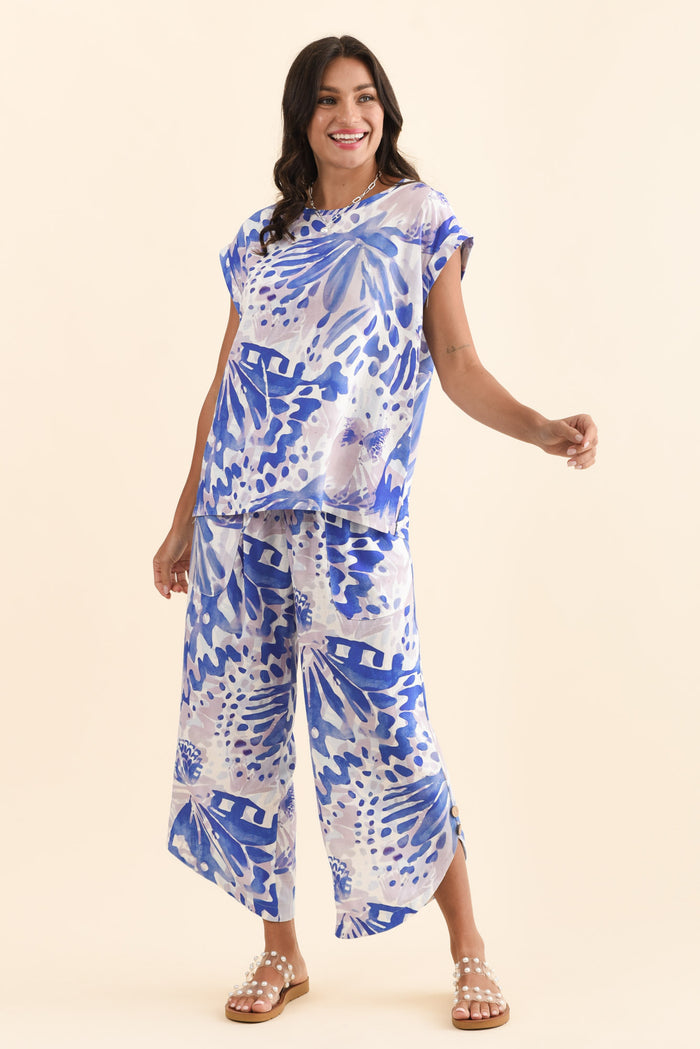 Alta Cobalt Abstract Linen Cotton Top,Brunette model,alt text|model:Brontie