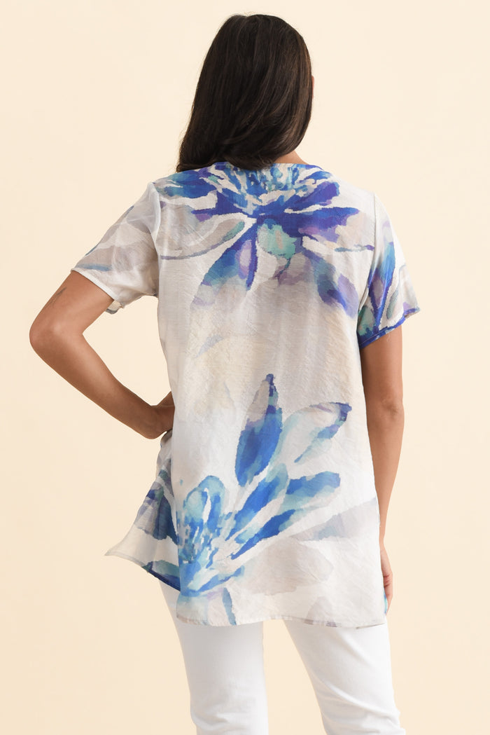 Alvina Blue Flower Layered Tunic Top,Brunette model,alt text|model:Brontie