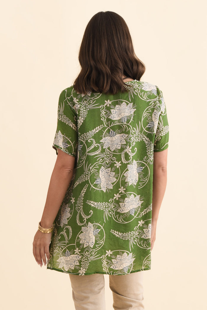 Alvina Green Floral Layered Tunic Top,Brunette model,alt text|model:MJ