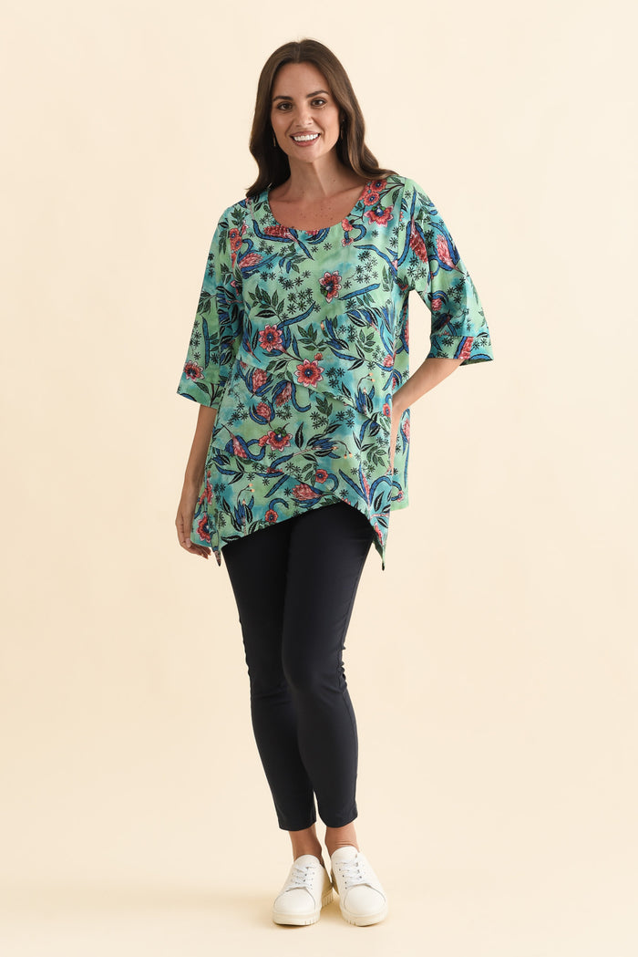 Anya Blue Garden Linen Cotton Top,Brunette model,alt text|model:MJ