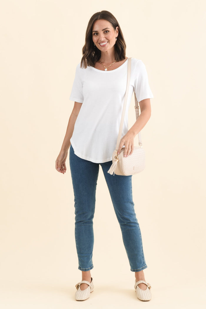Ariana White Cotton Tee,Brunette model,alt text|model:MJ