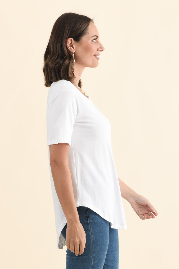 Ariana White Cotton Tee,Brunette model,alt text|model:MJ
