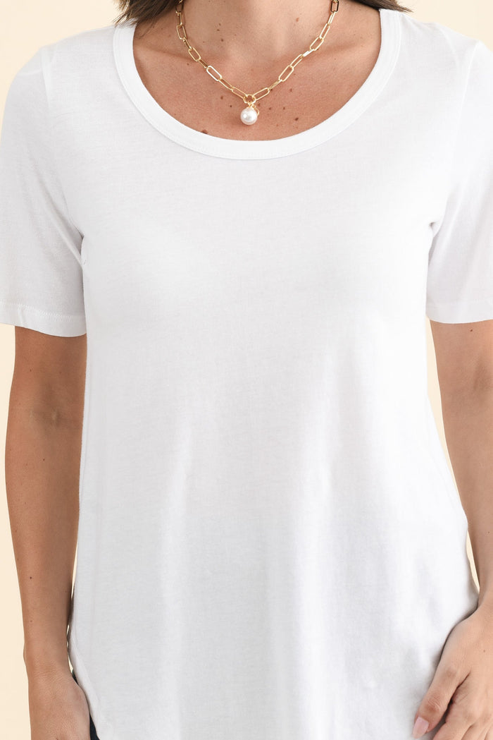 Ariana White Cotton Tee,Brunette model,alt text|model:MJ