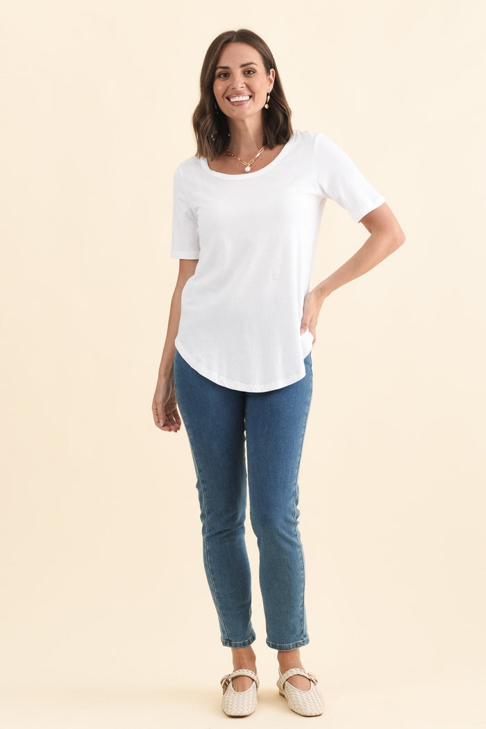 Ariana White Cotton Tee,Brunette model,alt text|model:MJ