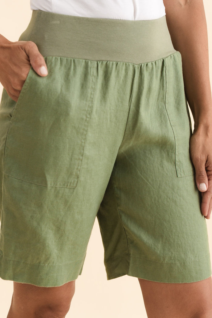 Aster Khaki Linen Shorts,Brunette model,alt text|model:Cara