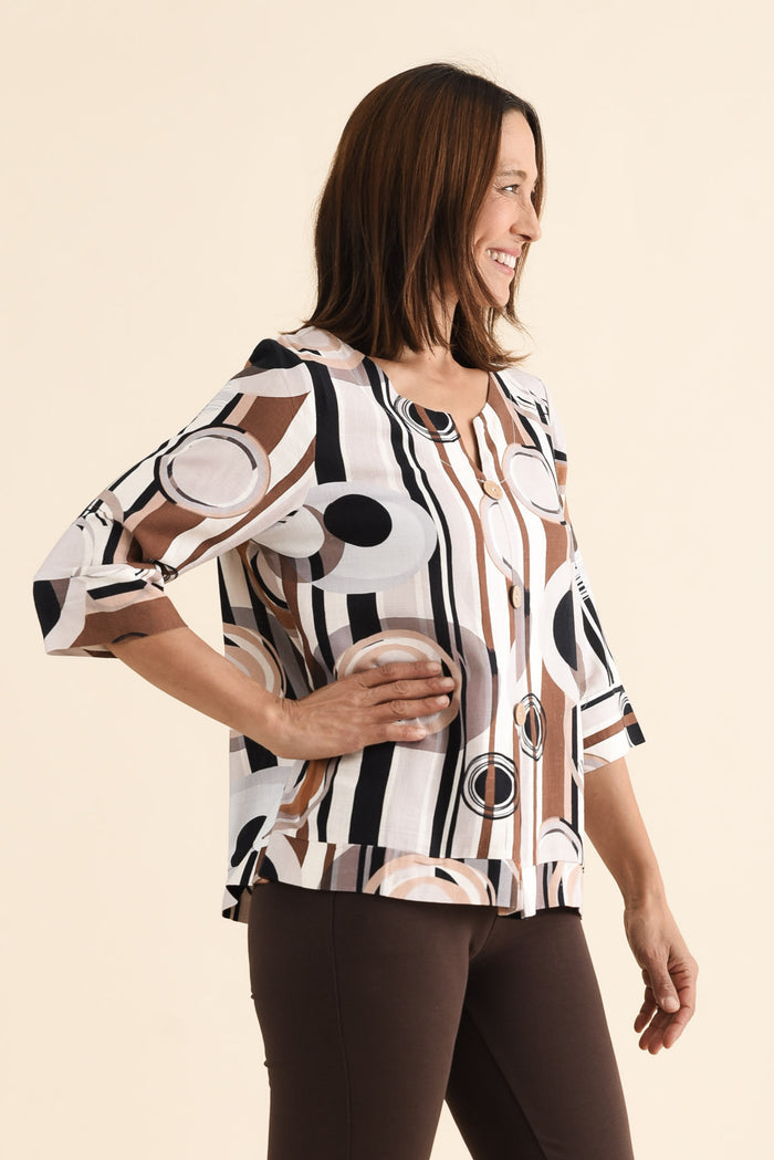 Augusta Tan Geo Linen Cotton Top,brunette model,Side of Outfit,alt text|model:Cara