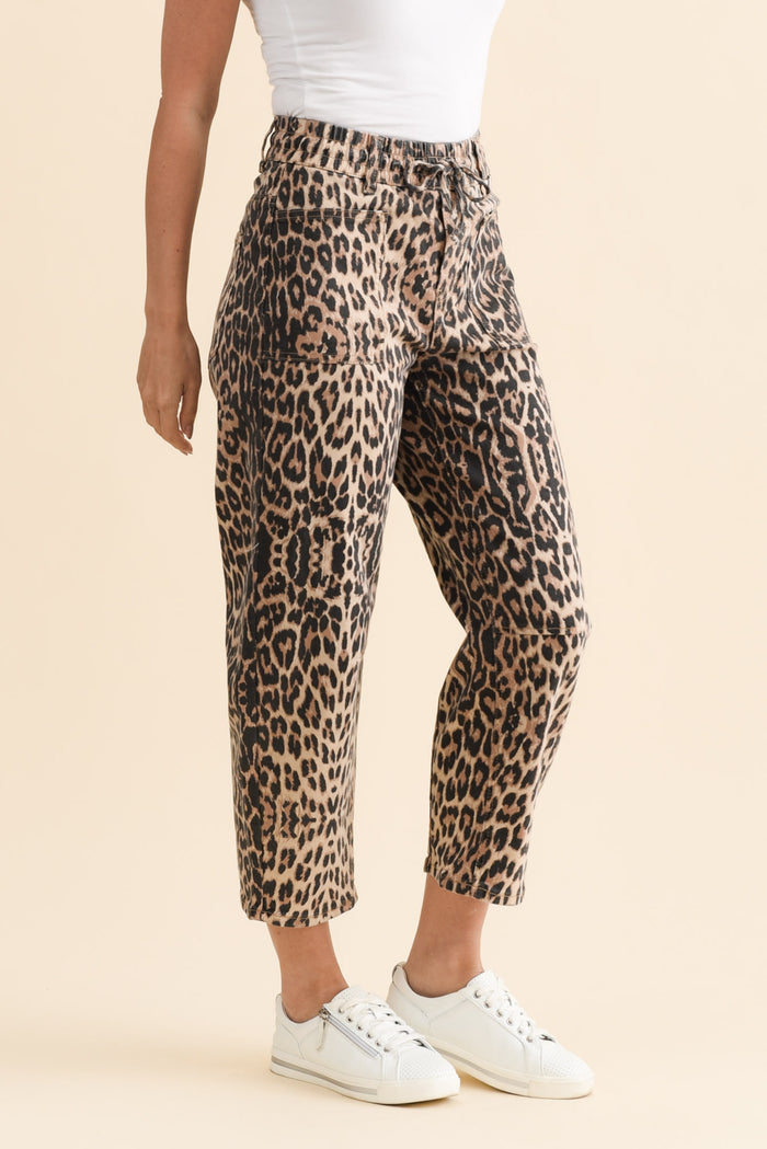BB Barrel Brown Leopard Jeans,Brunette model,alt text|model:MJ