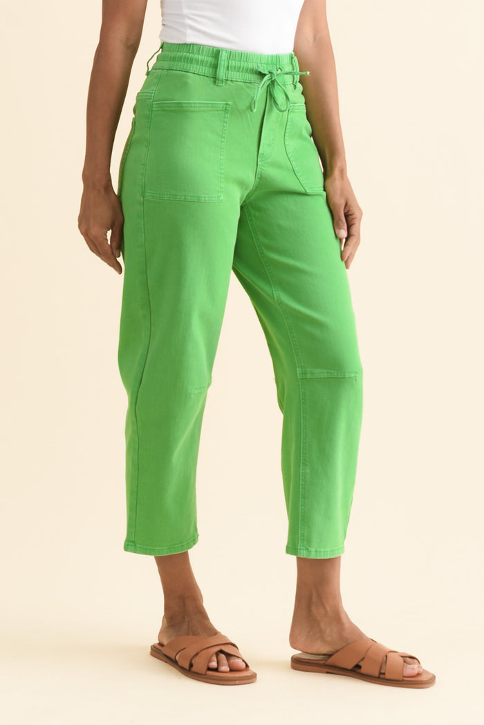 BB Barrel Green Jeans,Brunette model,alt text|model:Cara