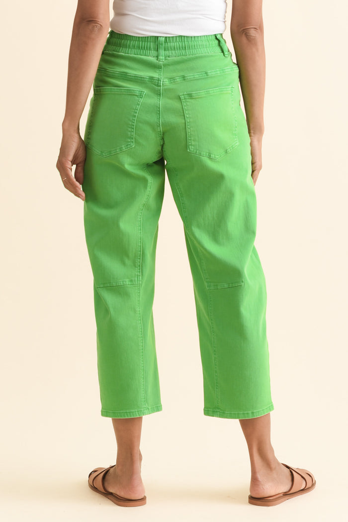 BB Barrel Green Jeans,Brunette model,alt text|model:Cara