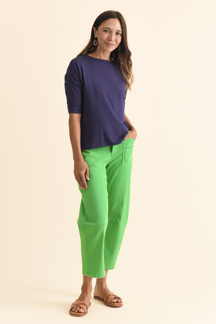 BB Barrel Green Jeans,Brunette model,alt text|model:Cara