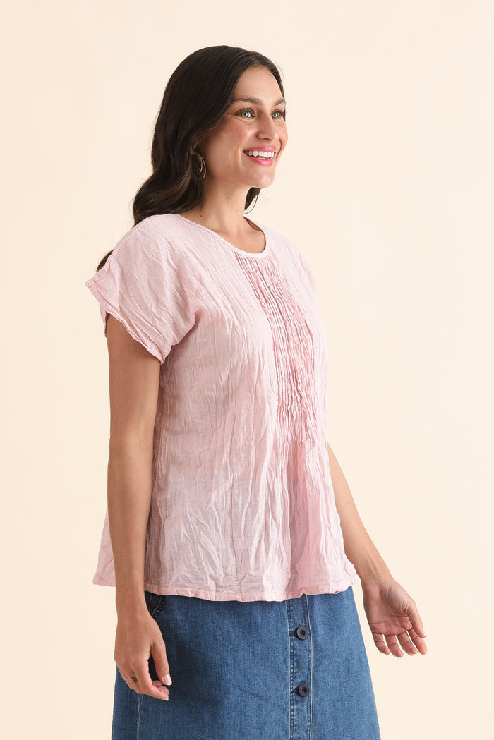 Beck Pink Crinkle Cotton Top,Side,Brunette model,alt text|model:Brontie