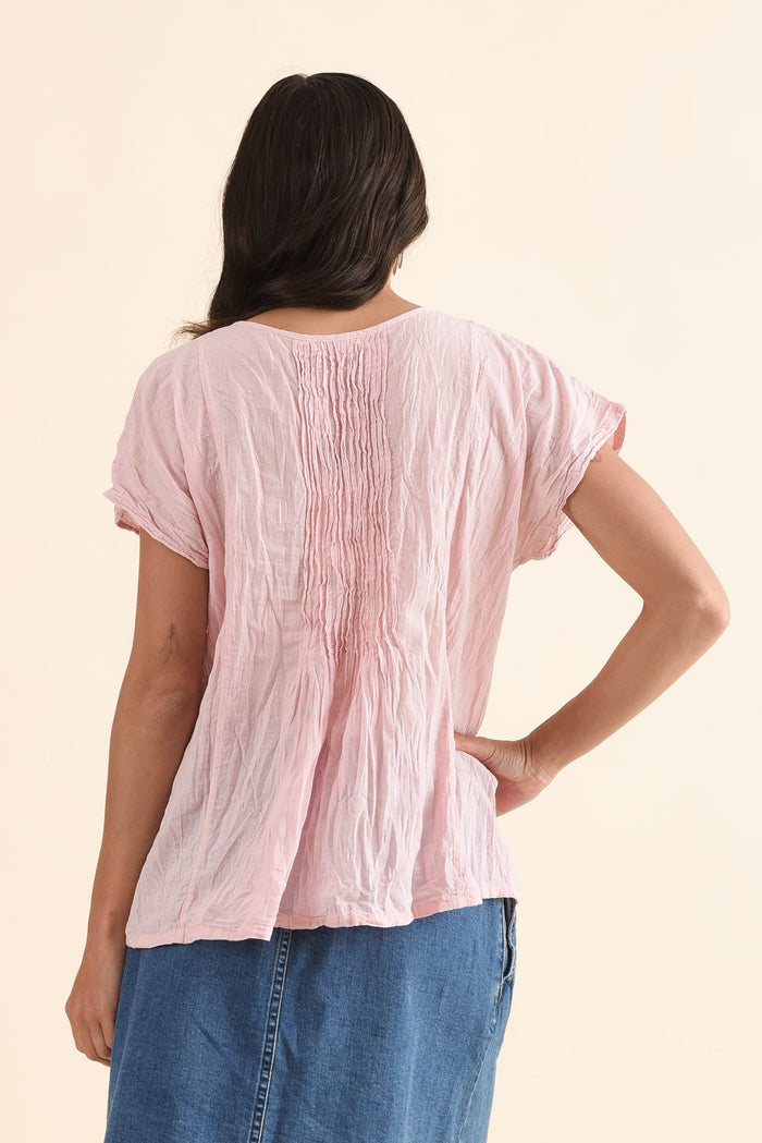 Beck Pink Crinkle Cotton Top,Back,Brunette model,alt text|model:Brontie