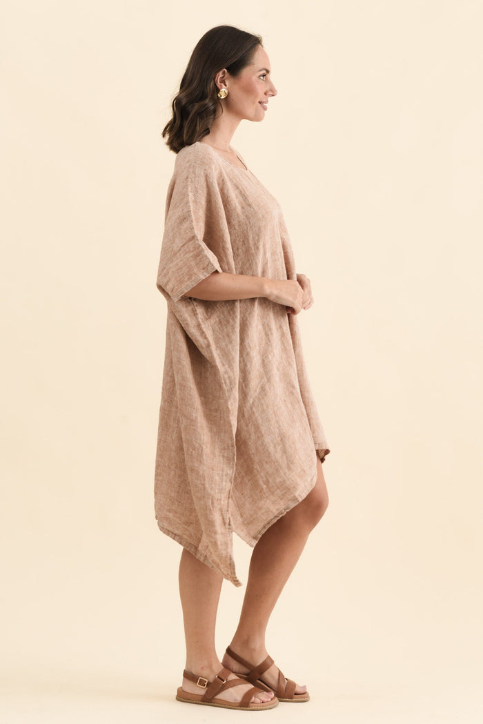Belize Rust Linen Kaftan,Side,Brunette model,alt text|model:MJ