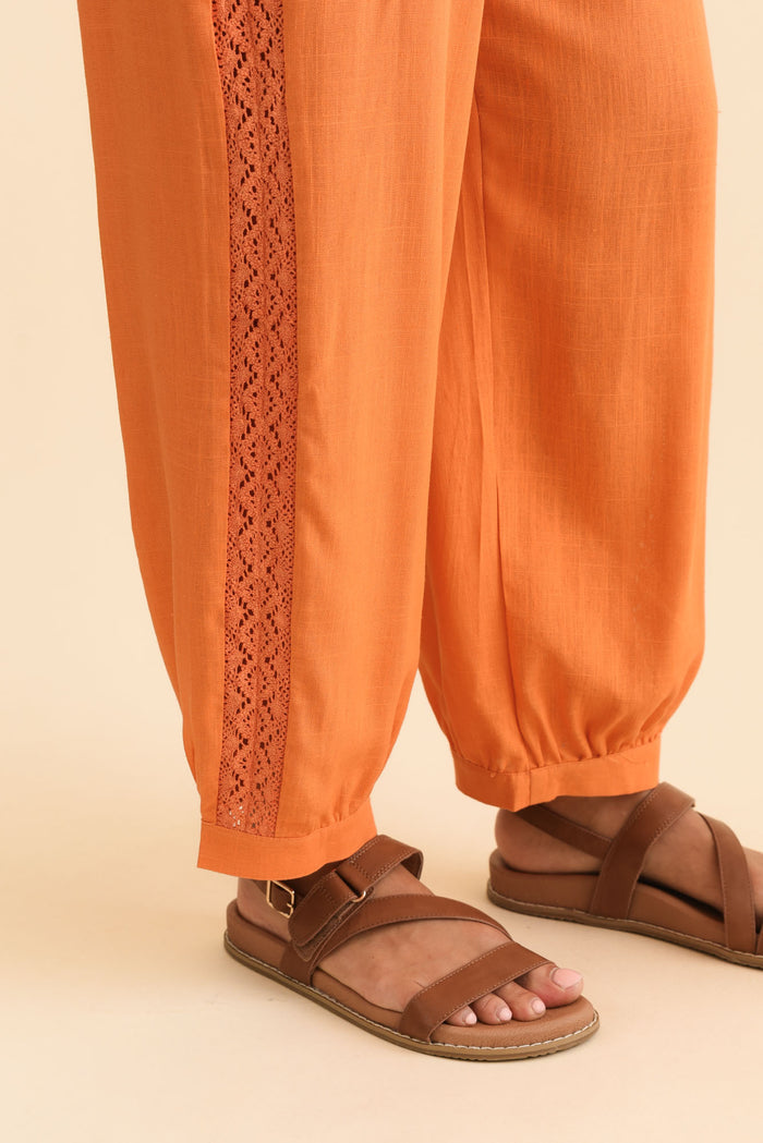 Beretta Orange Lace Linen Blend Pants,Brunette model,alt text|model:Brontie