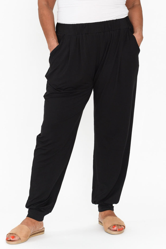 Black Bamboo Everyday Pants,Brunette model,alt text|model:Pilita