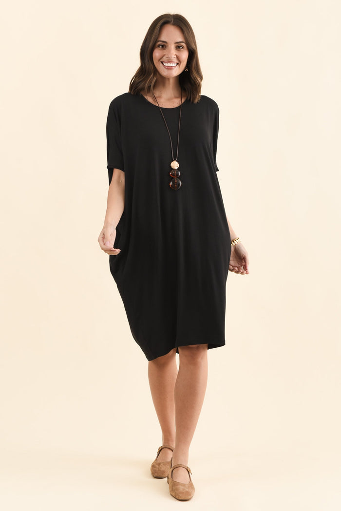 Black Maui Dress,Brunette model,alt text|model:MJ