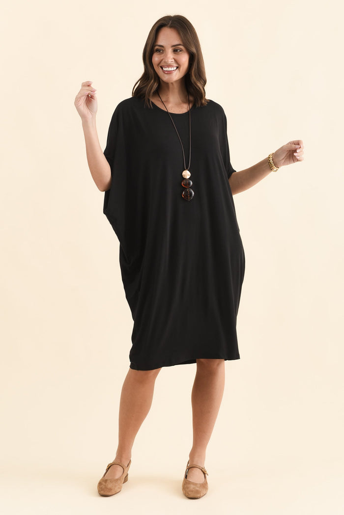 Black Maui Dress,Brunette model,alt text|model:MJ