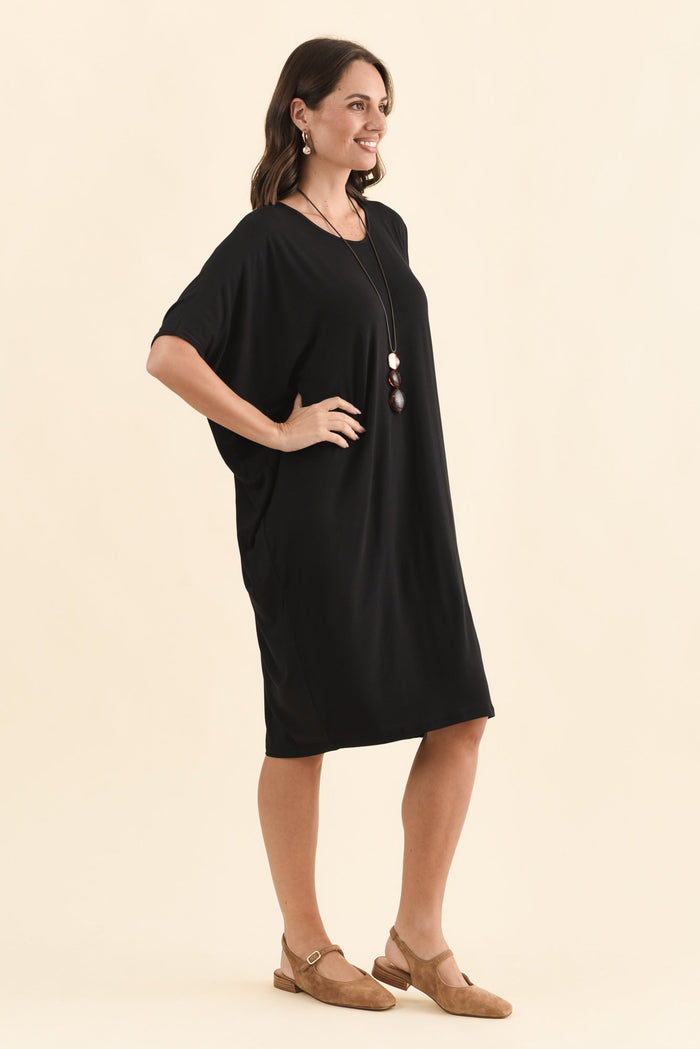 Black Maui Dress,Brunette model,alt text|model:MJ