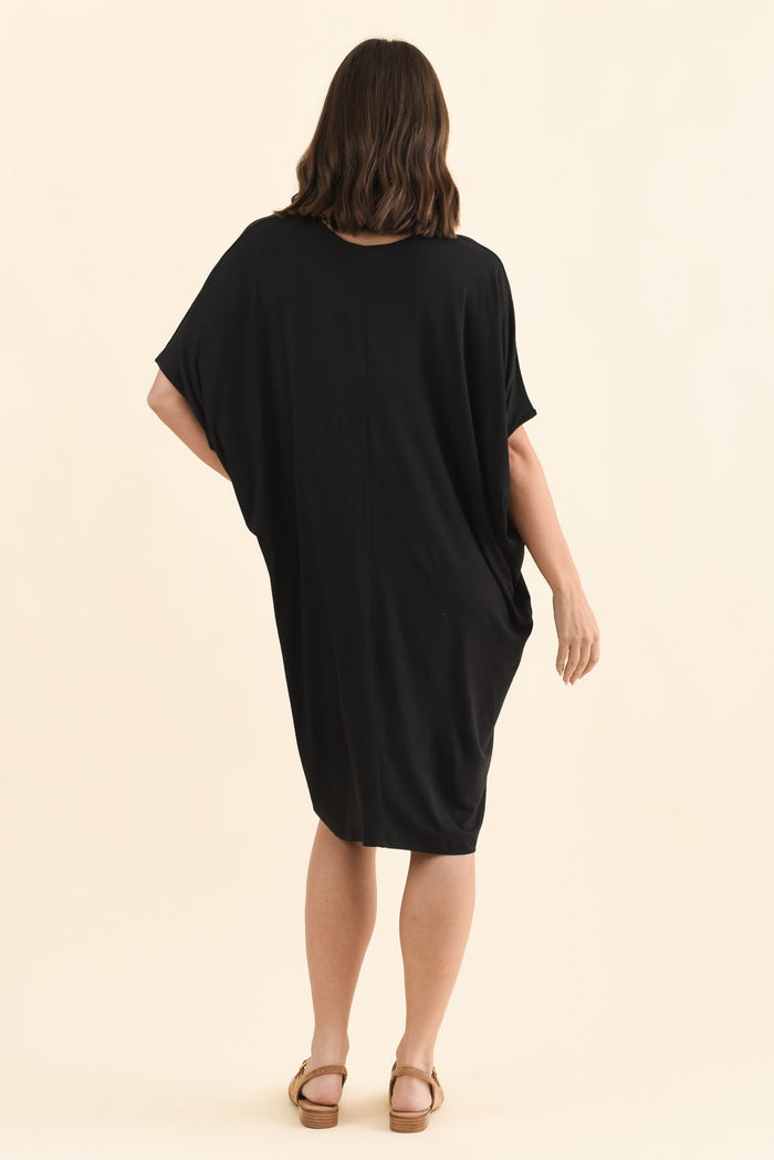 Black Maui Dress,Brunette model,alt text|model:MJ