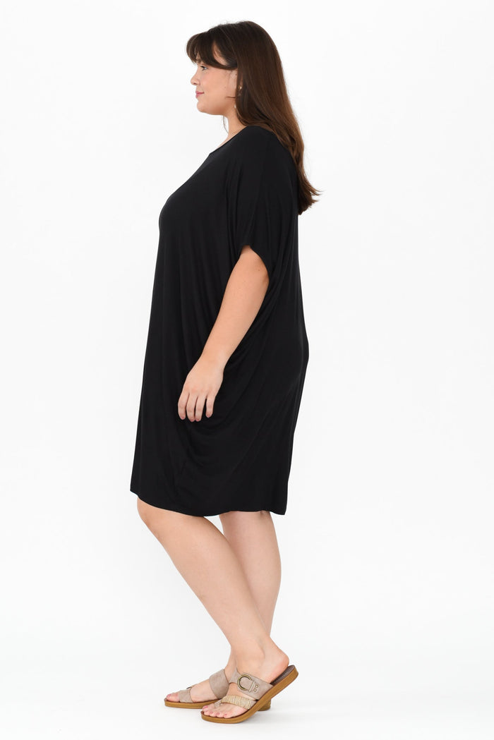 Black Maui Dress,Brunette model,alt text|model:Gabby