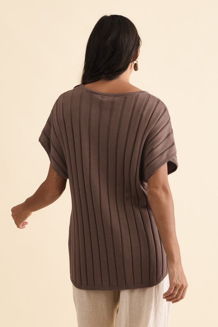 Blake Mocha Cotton Linen Knit Top,Brunette model,alt text|model:Brontie