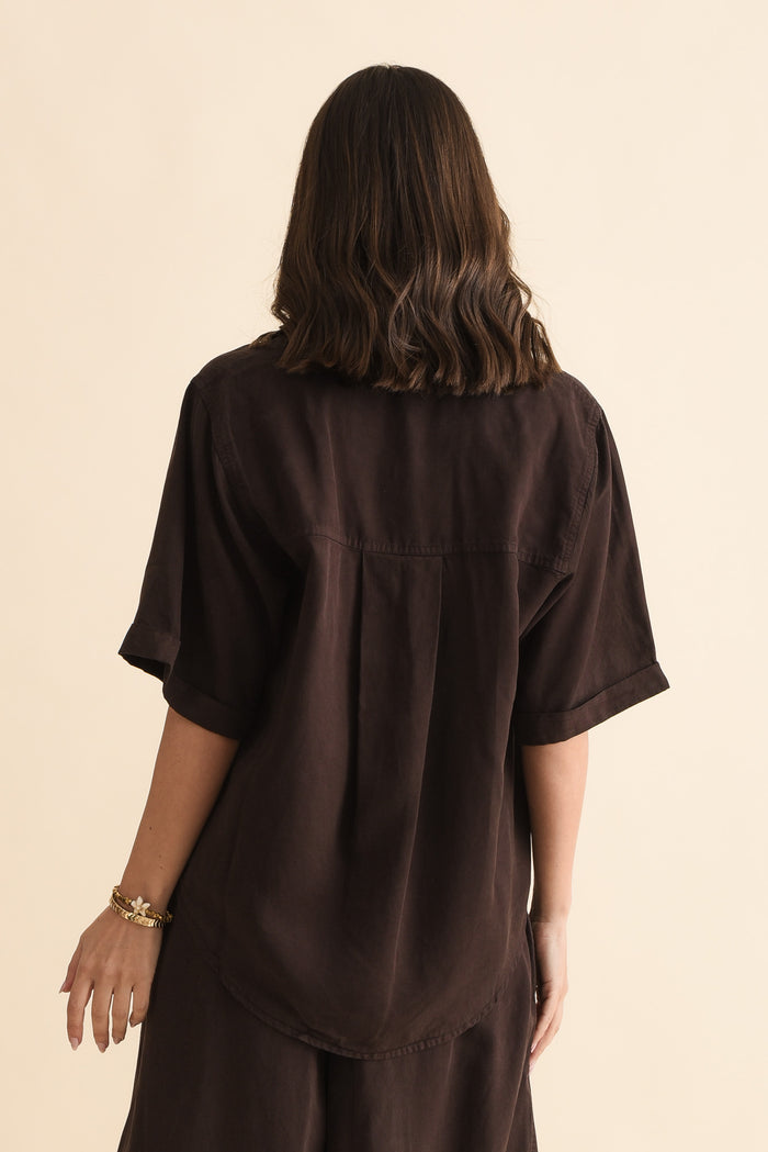 Bliss Chocolate Linen Blend Button Shirt,Back,Brunette model,alt text|model:MJ