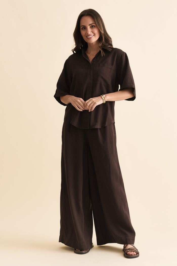 Bliss Chocolate Linen Blend Button Shirt,Full Body,Brunette model,alt text|model:MJ