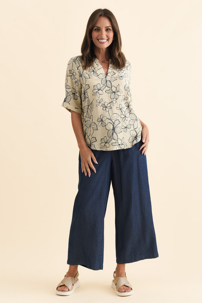 Breigh Sage Flower V Neck Top,Brunette model,alt text|model:MJ