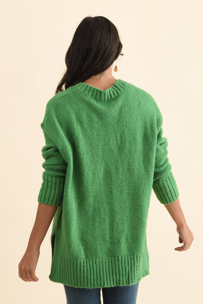 Brilla Green V Neck Jumper,Brunette model,alt text|model:Brontie