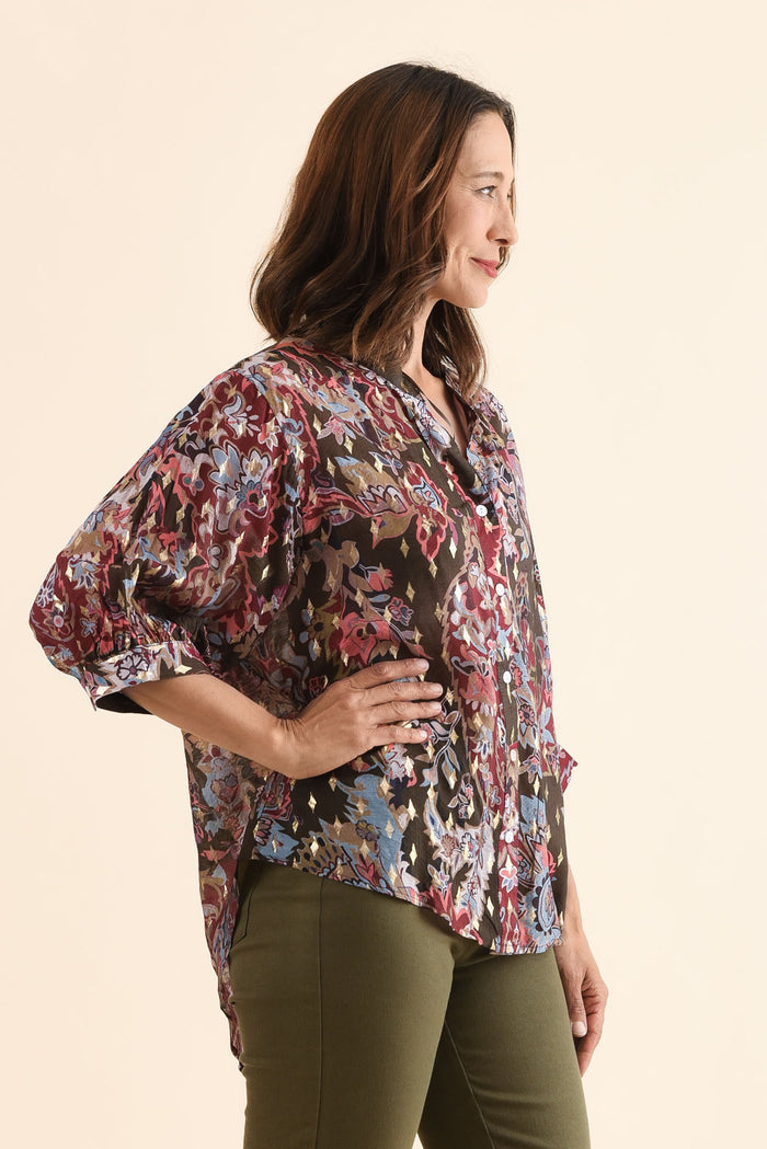 Carleen Red Flower Foil Button Top,Side,Brunette model,alt text|model:Cara